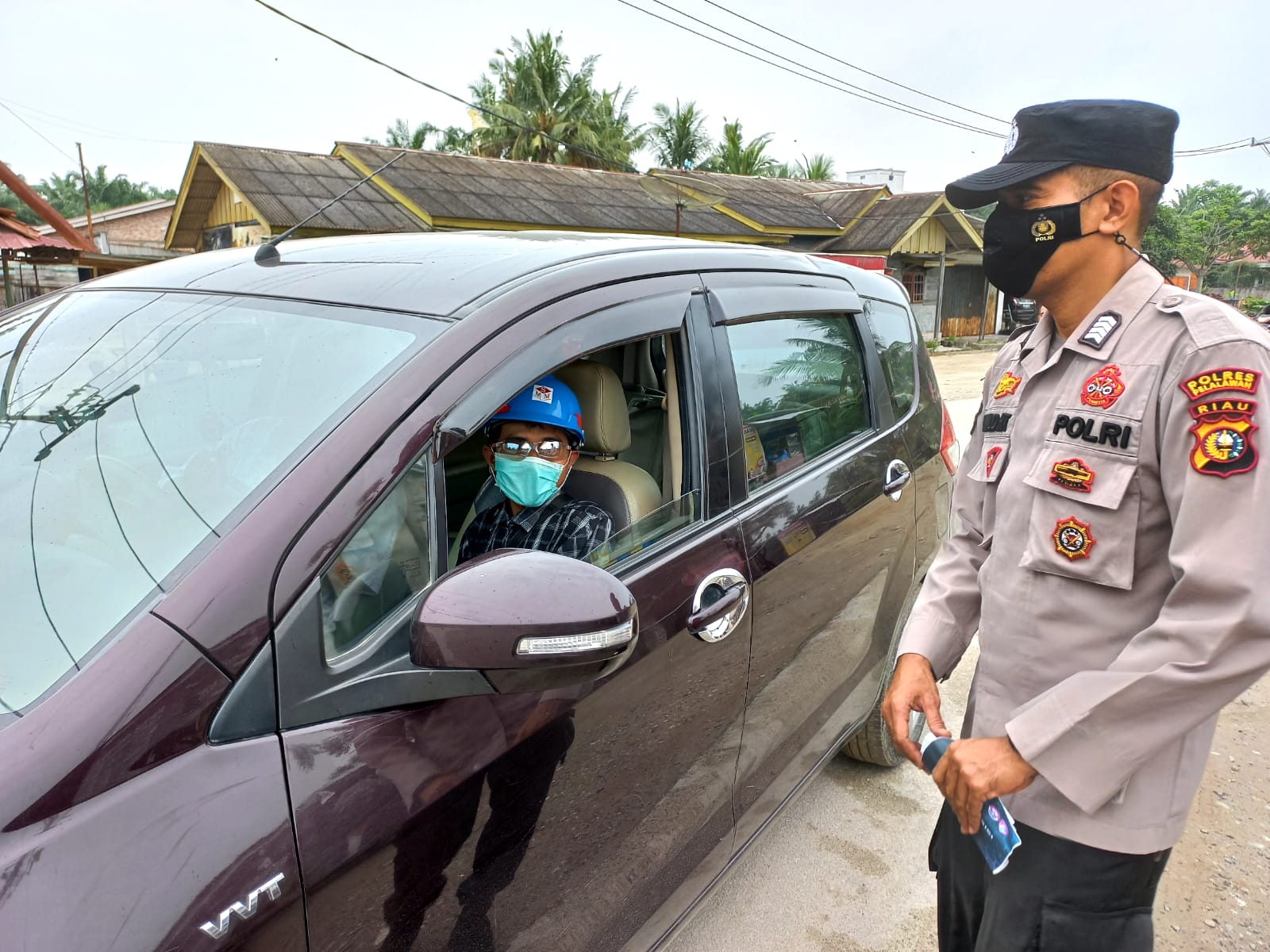 Yanmas Polsubsektor Pelalawan Kembali Bagikan Masker dan Selalu Ingatkan Warga Taati Prokes