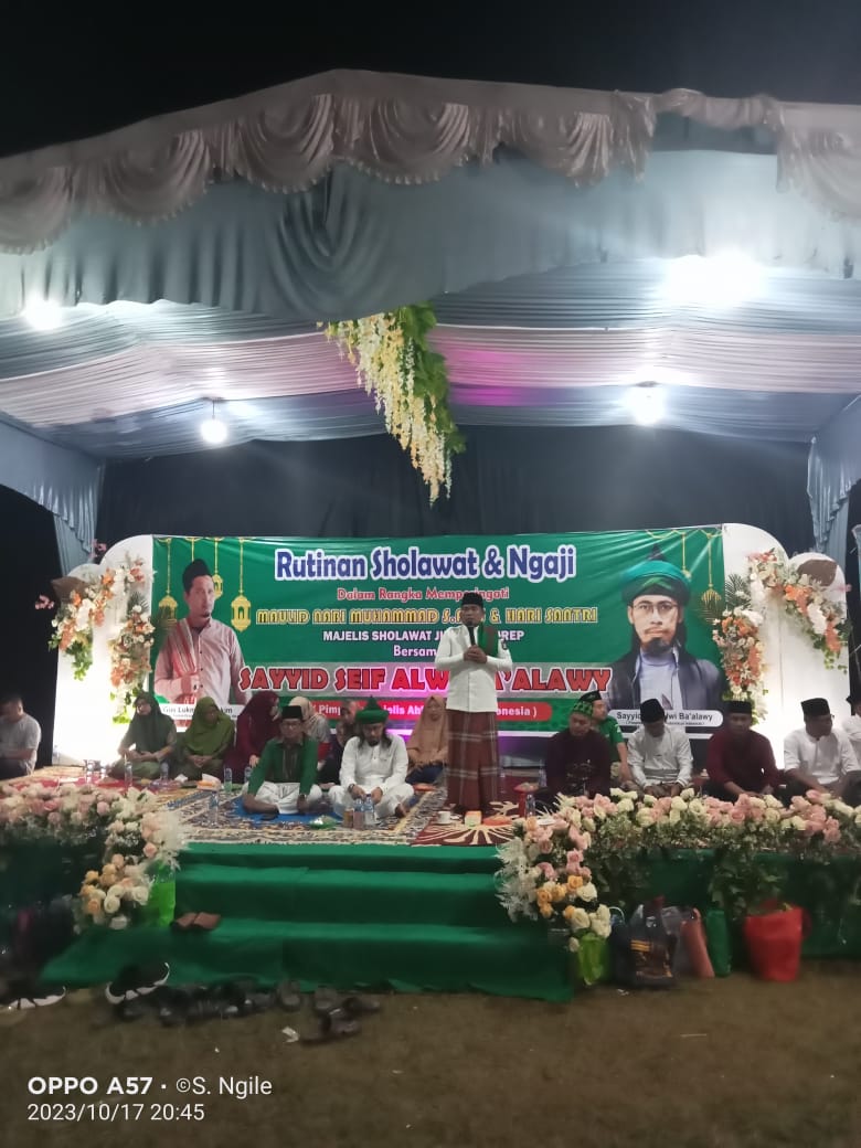 H. Zukri SE Hadiri Maulid Nabi S.A.W dan Hari Santri Desa Sari Makmur Kecamatan Pangkalan lesung