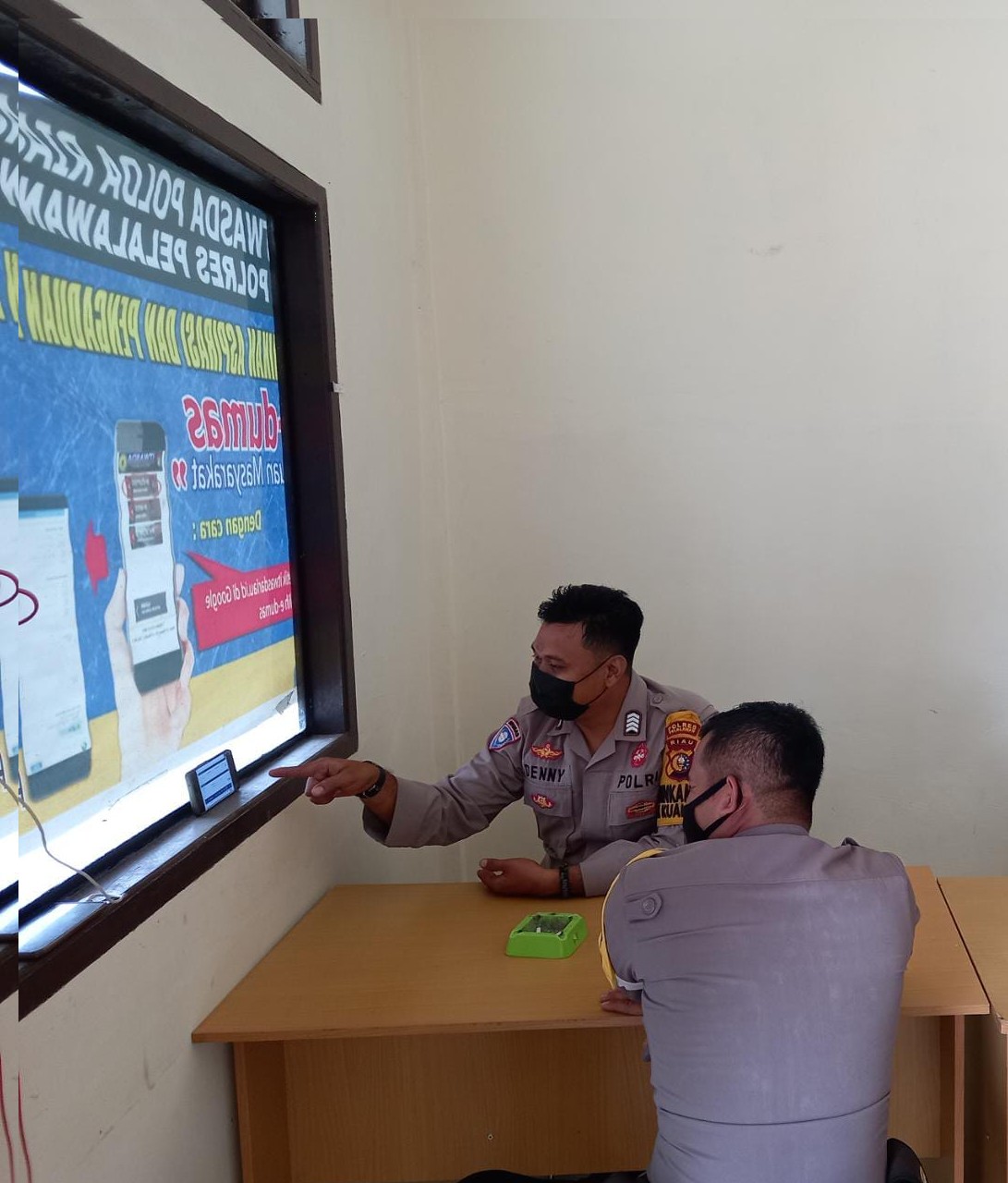 Polres dan Bhabinkamtibmas menerima Sosialisasi dari Polda Riau dan BPS Provinsi