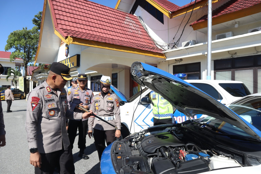 Pengecekkan Kelengkapan Kendaraan bermotor Personel Polres Pelalawan Menjelang dilaksanakannya Ops Patuh LK