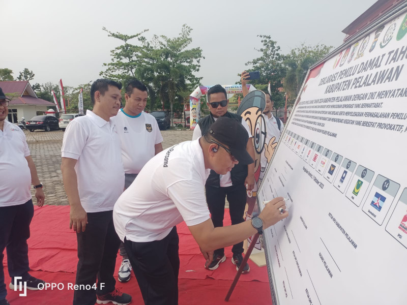 Gelar Pentas Seni Budaya dan Deklarasi Pemilu Damai Pengawasan Pemilu Partisipatif. Kapolres Pelalawan berharap agar tahapan Pemilu tahun 2024 berjalan aman dan kondusif