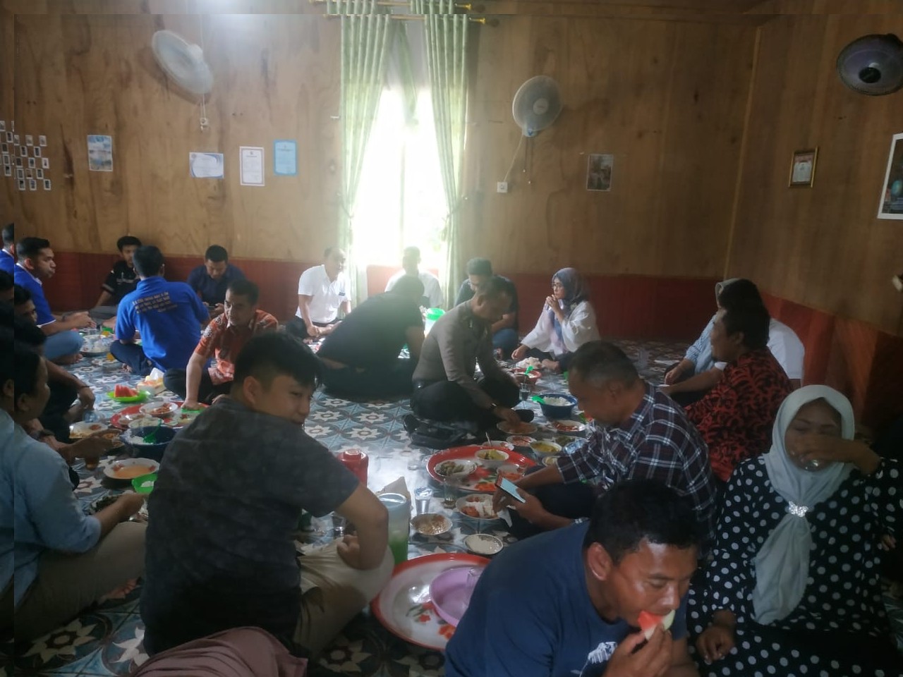 Iptu Legito menjalin silaturahmi dengan tokoh masyarakat Desa Sering