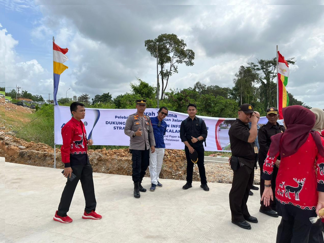Kasubsektor Pelalawan Iptu Legito Menghadiri Acara Peresmian Jalan Lingkar