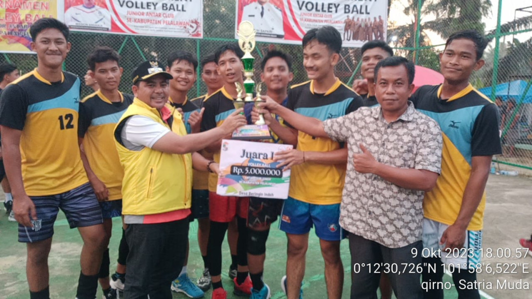 Wakil bupati Pelalawan H Nasaruddin SH.MH Hadiri penutupan Turnamen volley ball U 20 desa beringin indah