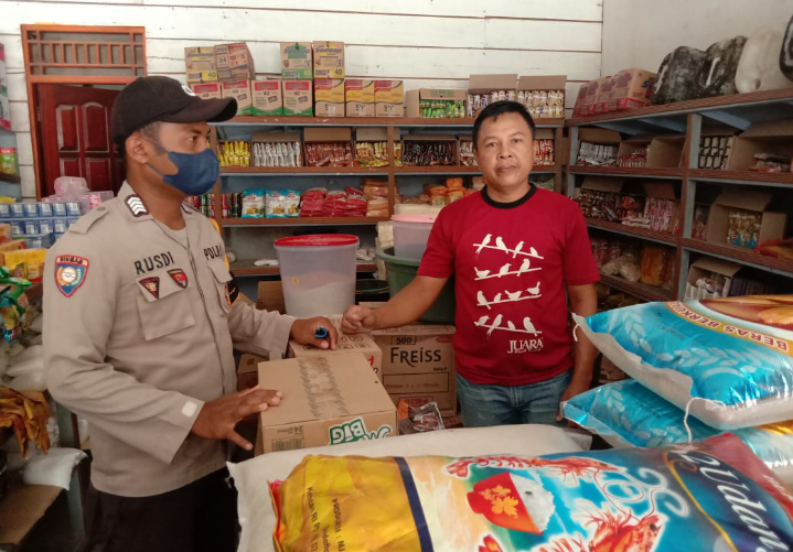 Patroli Antisipasi Penimbunan 'Migor', Kasubsektor Pelalawan: Pedagang Pasar Mengakunya Masih Jual Stok Lama