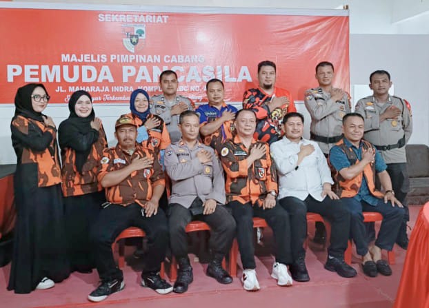 Kasat Intelkam Polres Pelalawan AKP Zulhendra SH.MM Dan Kasat Bimmas AKP Budi Ikhsani SH silahturahmi ke kantor (MPC,PP)