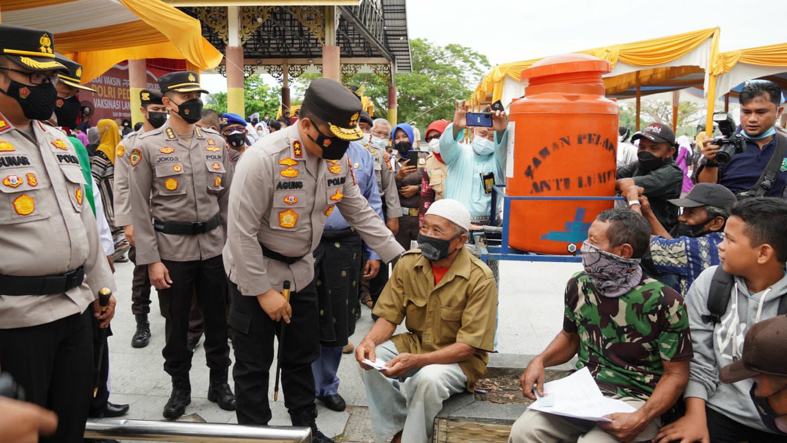 Tingkatkan 'Herd Immunity', Kapolda Riau dan Jajaran Kunker Ke Siak dan Indragiri Hilir