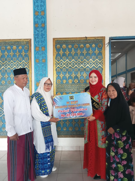 Serahkan Bantuan BKMT Kecamatan Pangkalan Lesung 