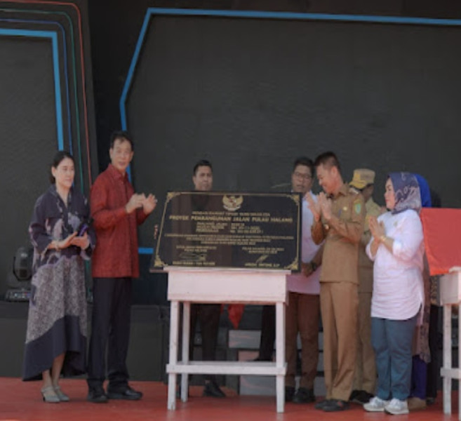 Bupati Rohil Resmikan Penggunaan Pembangunan Jalan di Pulau Halang