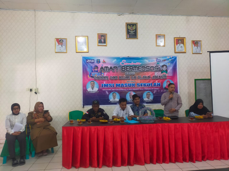 Puluhan Siswa SMK 1 Pangkalan Kerinci Ikuti Pelatihan Jurnalistik