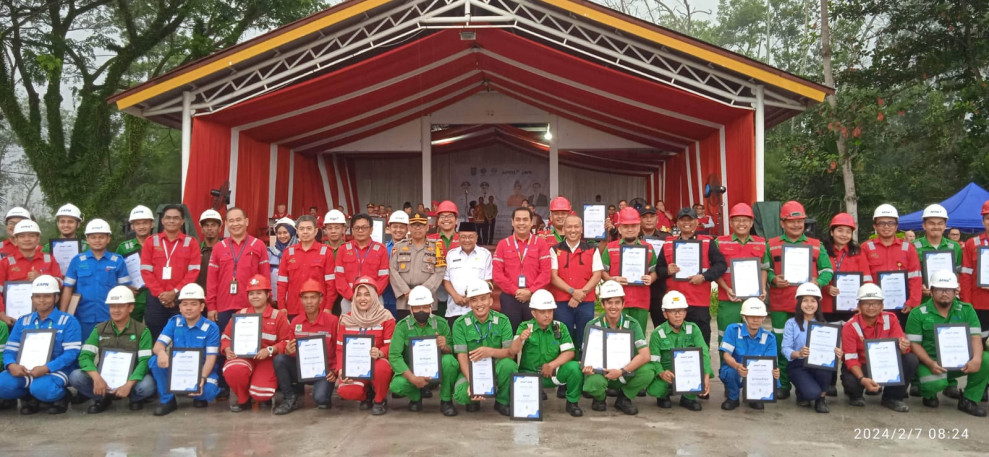 Hadiri Hari K3 Nasional tahun 2024 di PT RAPP Asisten Administrasi Pemerintahan dan Kesra H. Zulkifli S.Ag sampaikan Pesan Bupati Pelalawan terhadap Seluruh Perusahaan