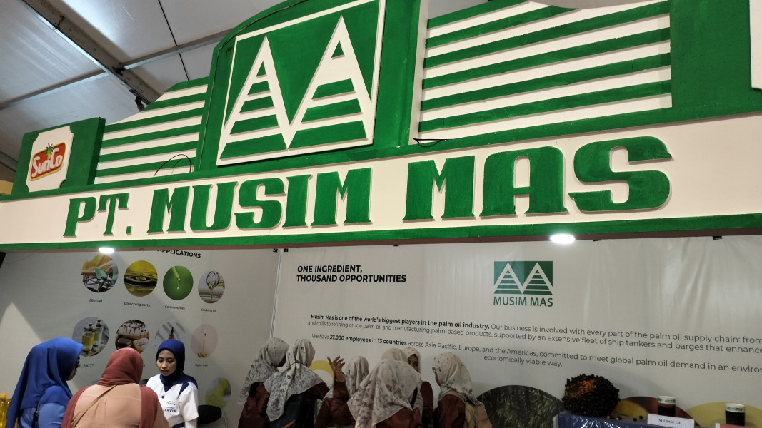 Bazar Minyak Goreng Murah PT. Musim Mas diserbu Pengunjung Helat Pelalawan.