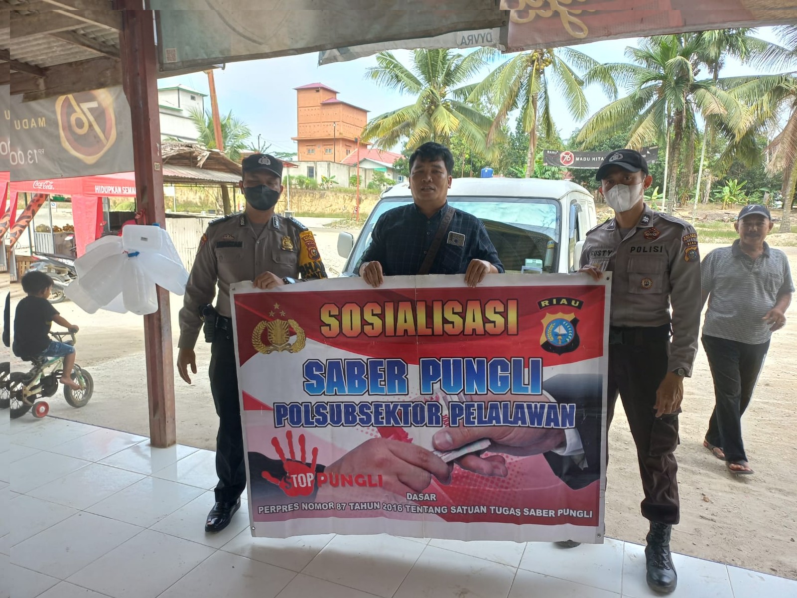 Laksanakan patroli Serta Sosialisasi Pencegahan Pungutan Liar Personil Polsubsektor akan Tangkap Oknum yang Mencoba Memeras Masyarakat