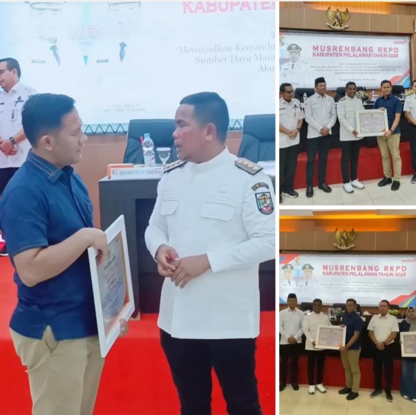 Bupati Pelalawan kembali serahkan untuk Penghargaan CSR untuk PT Musim Mas