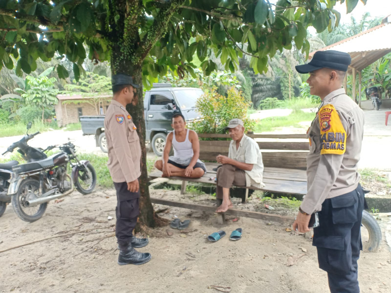 Cooling System Personil Polsubsektor Pelalawan jajaran Polres Pelalawan dalam menjaga sitkamtibmas wilkumnya tetap kondusif dengan meningkatkan kegiatan Patroli Dialogis