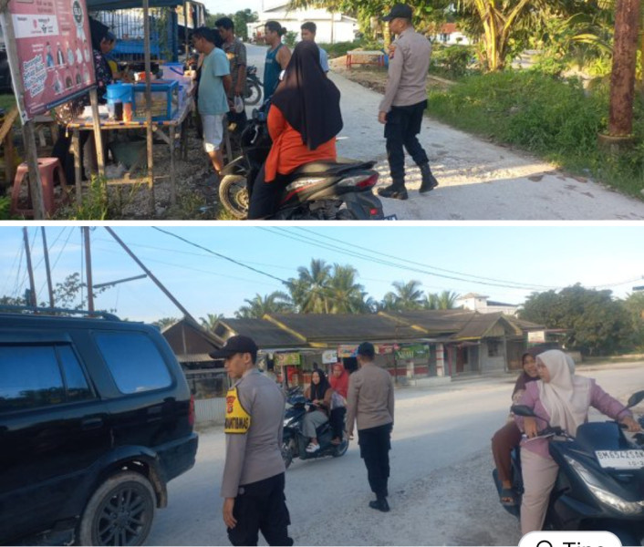 Personel Polsubsektor Pelalawan dalam rangka bulan suci ramadhan 1446 H / 2025 melaksanakan Pengamanan Pasar Kaget diwilayah hukum Kecamatan Pelalawan.
