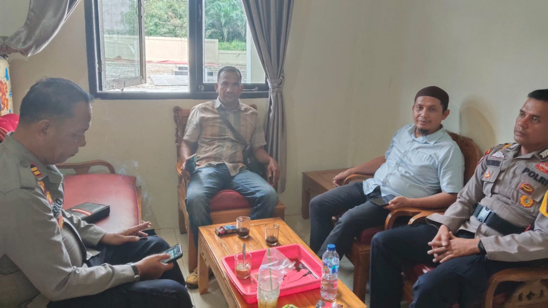 Kapolsubsektor Pelalawan adakan pertemuan bersama tokoh masyarakat guna menjalin silaturahmi dan menerima masukan