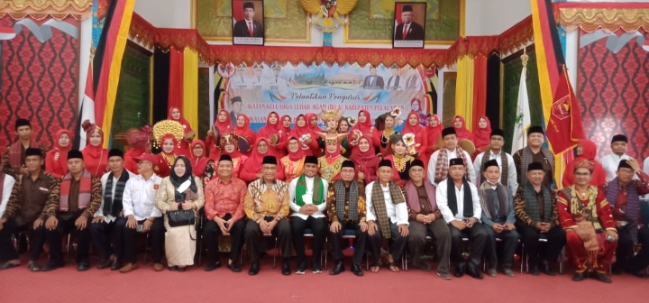 Pengurus IKLA dan IWALA Pelalawan Resmi Dikukuhkan, Ustad King Nahkodai IKLA Pelalawan