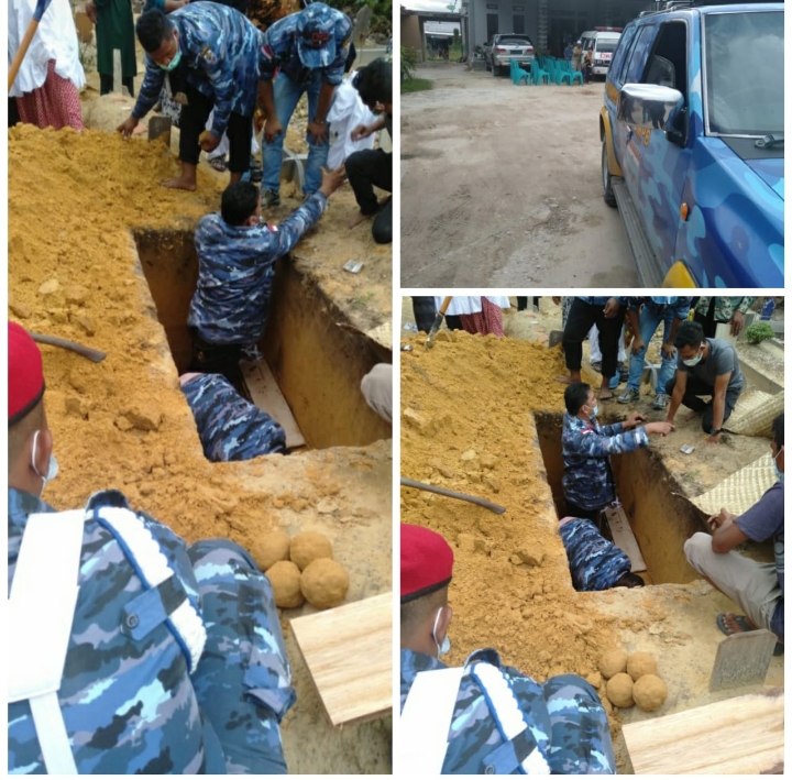 Salah Seorang Keluarga Pengurus Meninggal, BMPB Ikut Prosesi Pemakaman Sampai Tuntas