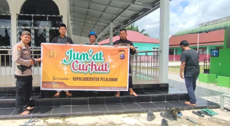Cooling System dalam rangka Pemilu Damai 2024 Polsubsektor Pelalawan jajaran Polres Pelalawan Polda Riau, menggelar kegiatan Jumat Curhat