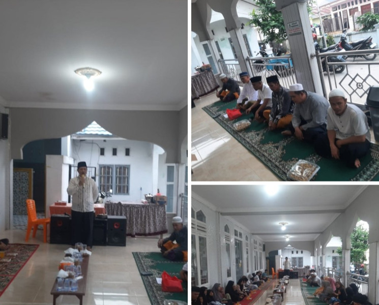 Pengurus Masjid Nurul ikhlas BTN lama  buka bersama dan sekaligus memberikan santunan kepada anak yatim /piatu