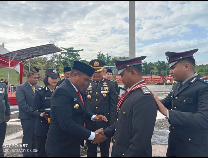 Aipda Rudi Salam Terima Penghargaan Bhabinkamtibmas Terbaik Pelalawan, Ini Harapan Bupati H Zukri