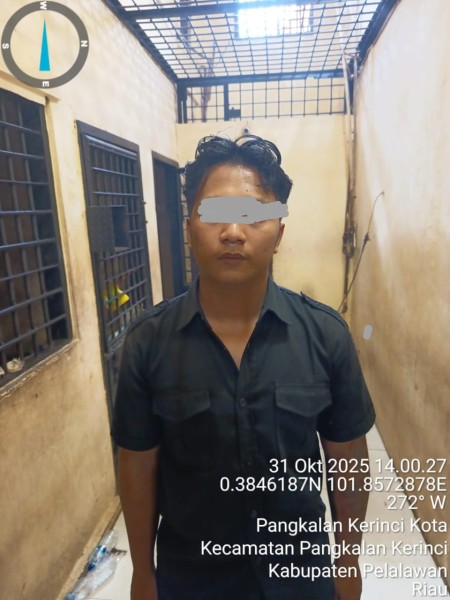 Unit Reskrim Polsek Pangkalan Kerinci mengamankan pelaku pencurian Baterai Mobil