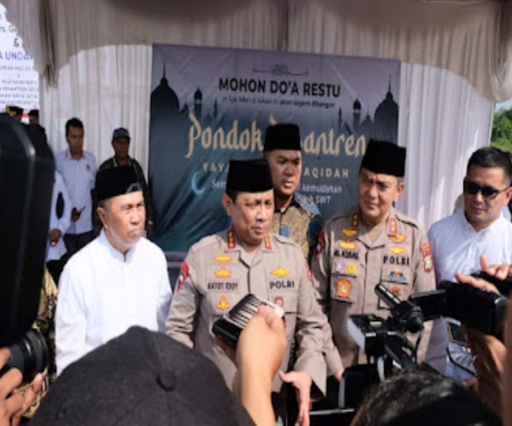 Wakapolri Resmikan Masjid Rosna dan Peletakan Batu Pertama Pembangunan Pesantren di Kampar
