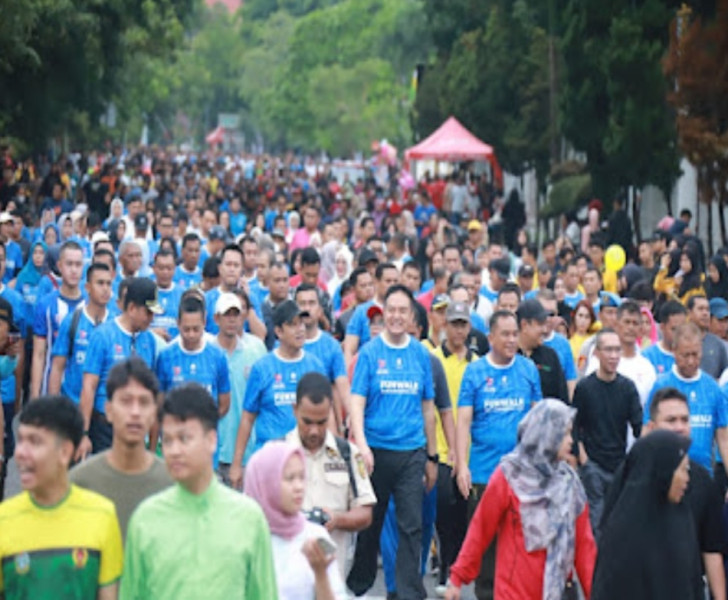Ribuan Masyarakat Pekanbaru Hadiri Fun Walk Hari Bhayangkara Ke-77