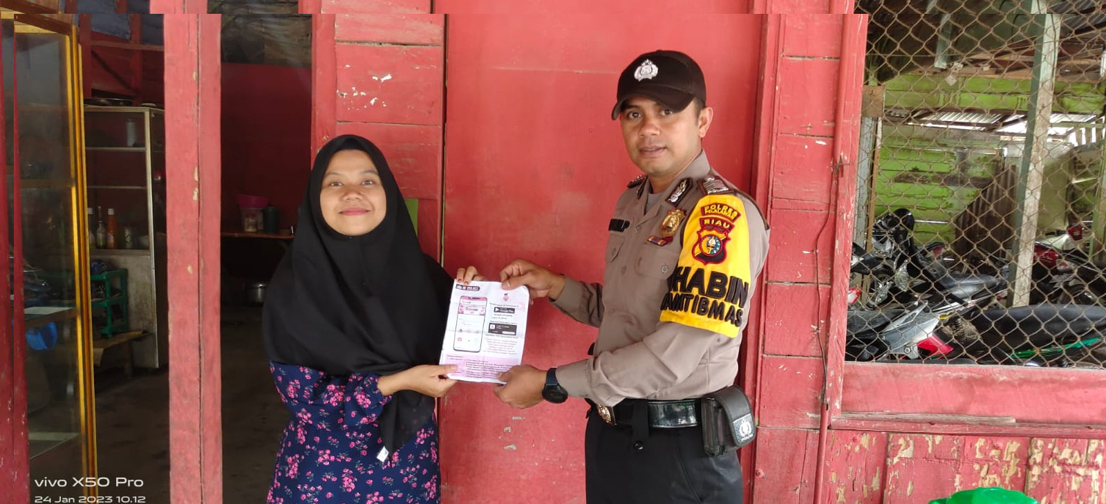 Bhabinkamtibmas Sosialisasi Kemasyarakat Aplikasi Lapor Sibono