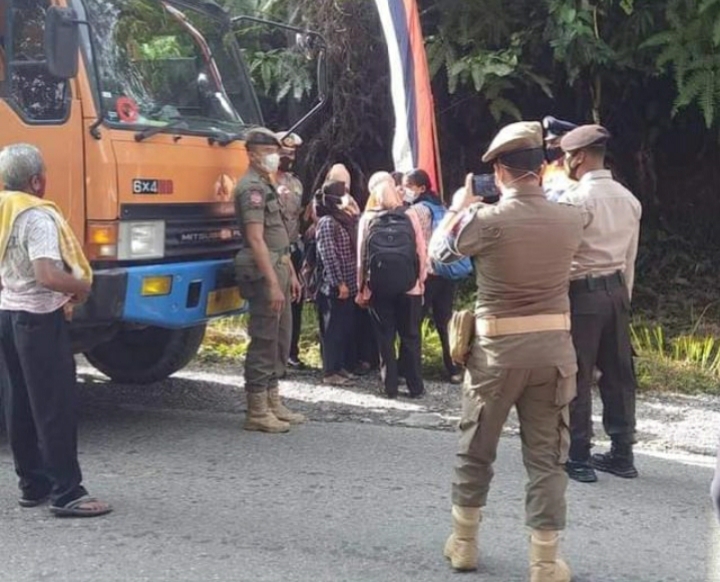 Mobil Truck Ditilang Karena Ketahuan Kelabui Petugas Hendak Mudik Membawa Penumpang