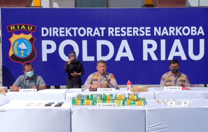 Polda Riau Ringkus Pemasok Narkoba Ke Lubuk Linggaui