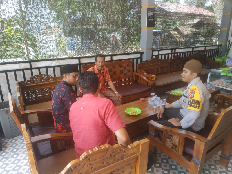 Jumat Curhat Personil Polsubsektor  Pelalawan Kegiatan yang di laksanakan oleh Bripka Noprizal, SH