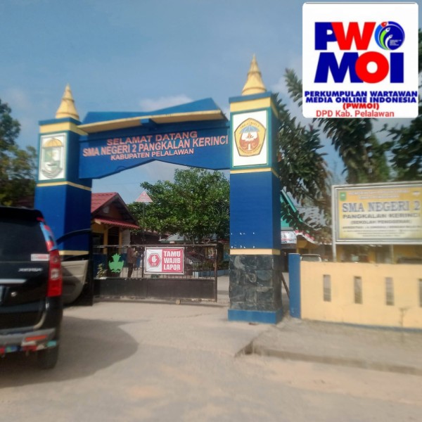 Wartawan dan Pengurus DPD PWMOI Kabupaten Pelalawan Sulit Temui Kepala Sekolah SMAN 2 Pangkalan Kerinci Meski Sudah Isi Buku Tamu