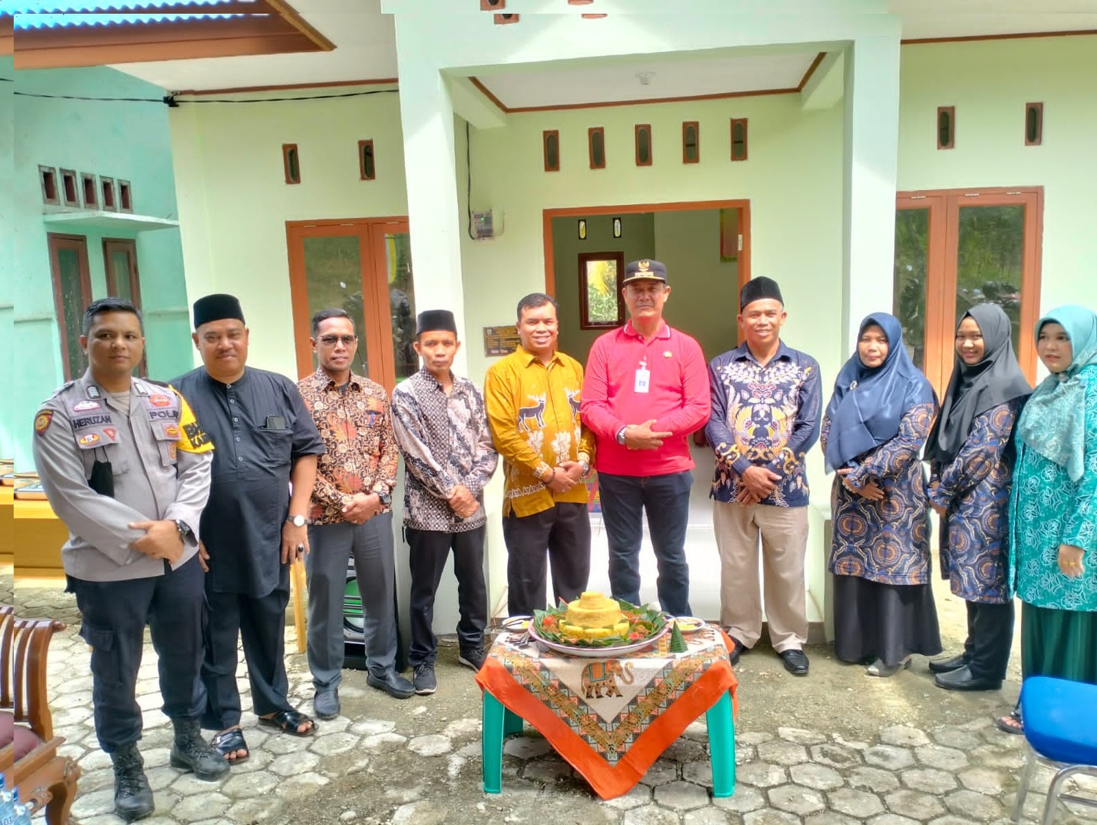 Polsubsektor Pelalawan jajaran Polres Pelalawan Bripka Heruzan Nurza menghadiri kegiatan