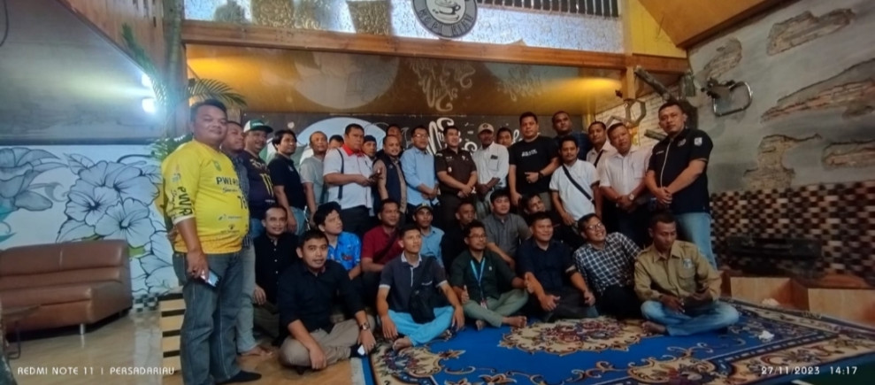 Kejari  Azrijal SH. MH Jalin Silaturahmi Bersama Insan Pers Pelalawan