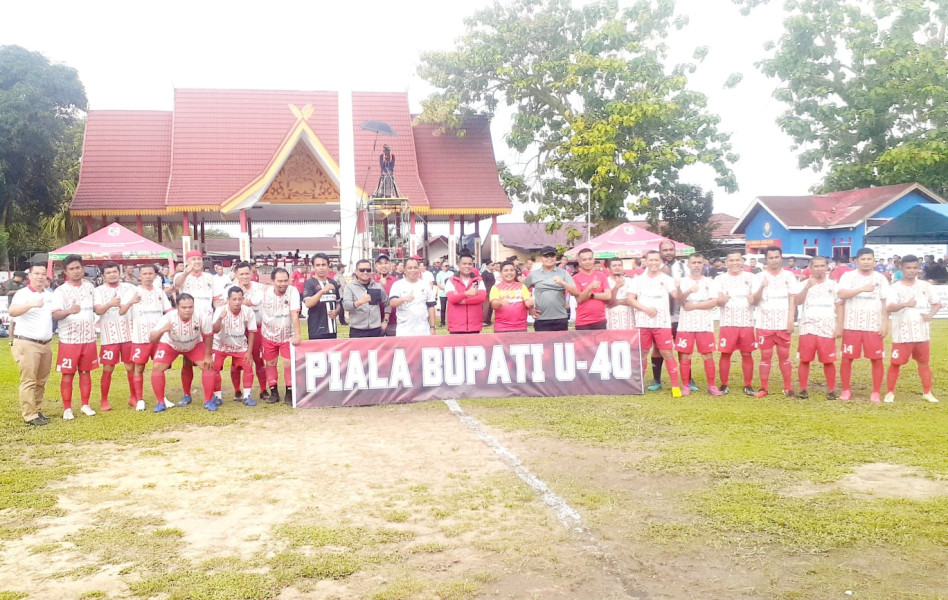 Bupati Pelalawan Membuka Secara Resmi Turnamen Bupati CUP U40 Tahun 2023.