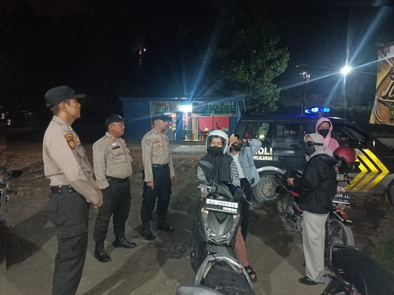 Patroli Blue Light Polsubsektor Pelalawan, Jaga Kamtibmas Malam Minggu.