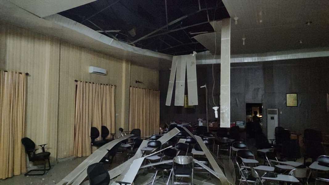 Kabid SDK Diskes Pelalawan Diduga Halangi Tugas Jurnalis Dikonfirmasi Robohnya Plafon, Efikal: Apa Urusan Mau Lihat Itu.