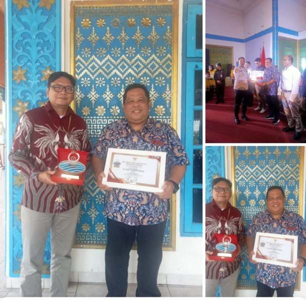 Bentuk Komitmen taat Pajak di Kabupaten Pelalawan, PT SLS Terima Penghargaan dari Bupati Pelalawan
