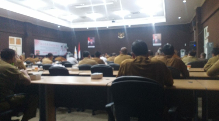 Bupati H Zukri Ceramahi Sejumlah Kadis di Hari Pertama Kerja
