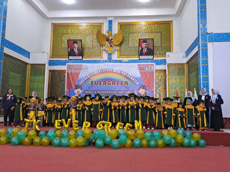 Perpisahan TK dan SD Evergreen Yayasan Putik Bangsa Bertabur Prestasi