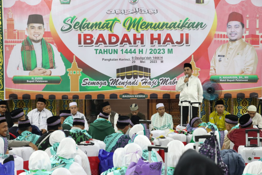 Wabup Pelalawan Lepas 369 Jemaah Calon Haji Kloter 11