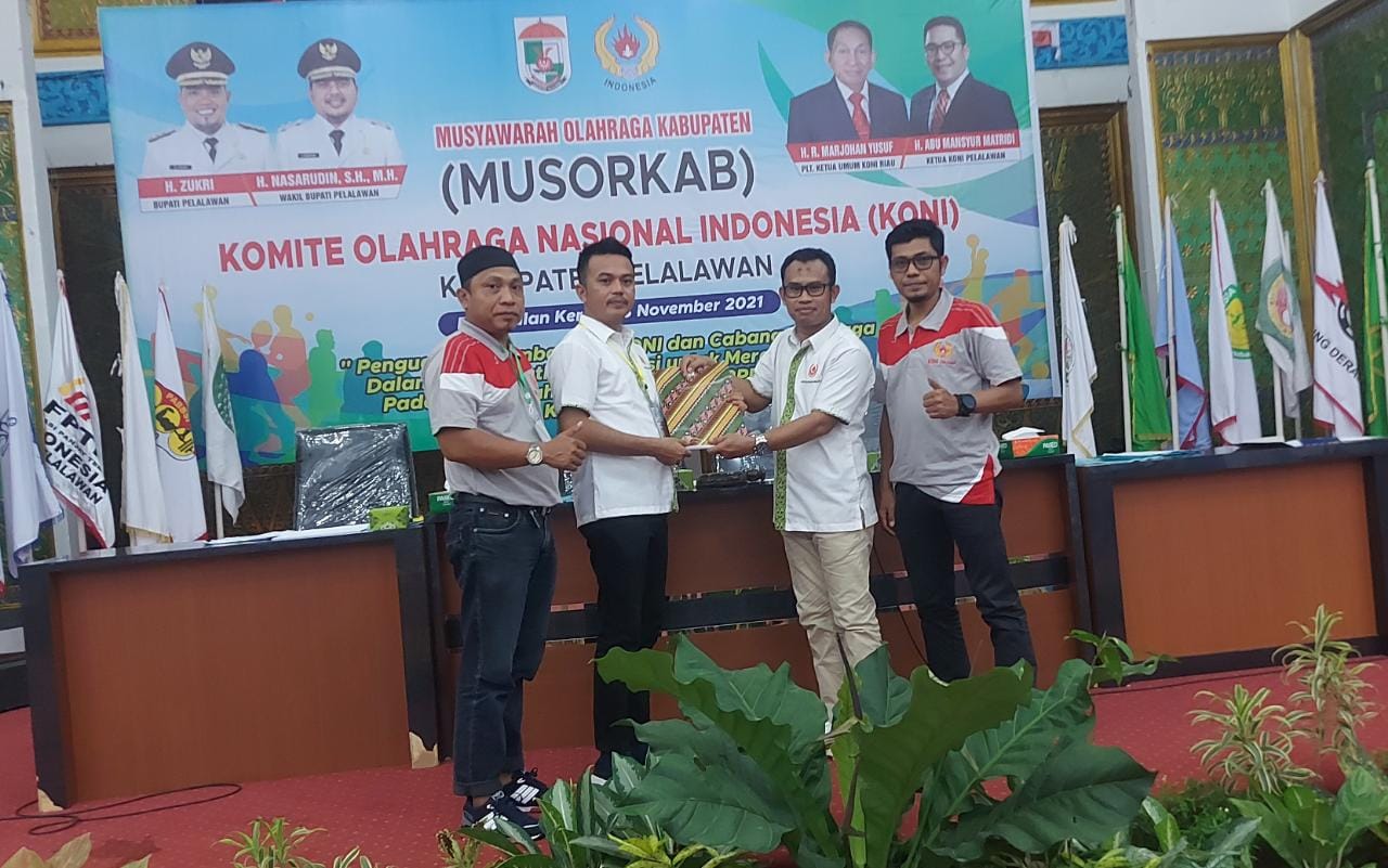 Menang Aklamasi, Ipan Supratman ,SE di Daulat Menjadi Ketum KONI Pelalawan 2021-2025