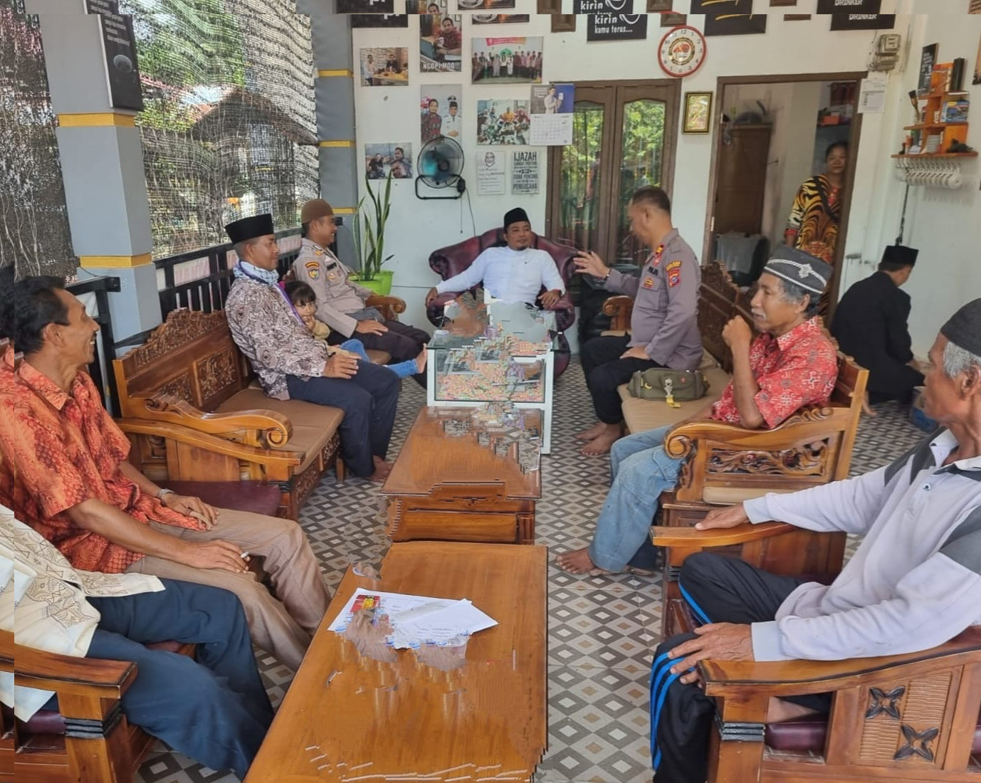 Polsubsektor Pelalawan Jajaran Polres Pelalawan Polda Riau, Menggelar Kegiatan Jumat Curhat Untuk Mendengar Langsung Curhat warga Mengenai Saran, Kritikan, masukan Serta Aduan Masyarakat Terkait Dengan Pelayanan Kepolisian