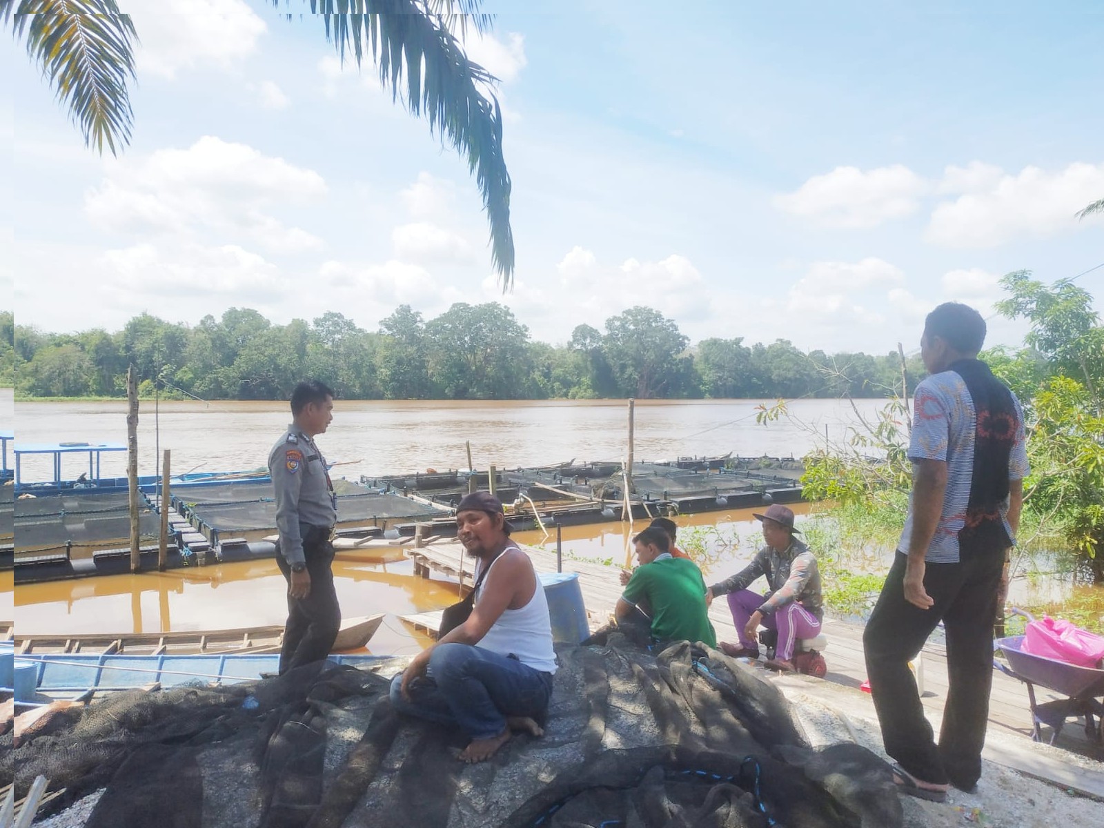 Polsubsektor Sambang Warga Perairan Pelalawan Sosilaisasikan Pencegahan dan Pemberantasan Penyalahgunaan dan Peredaran Gelap Narkotika
