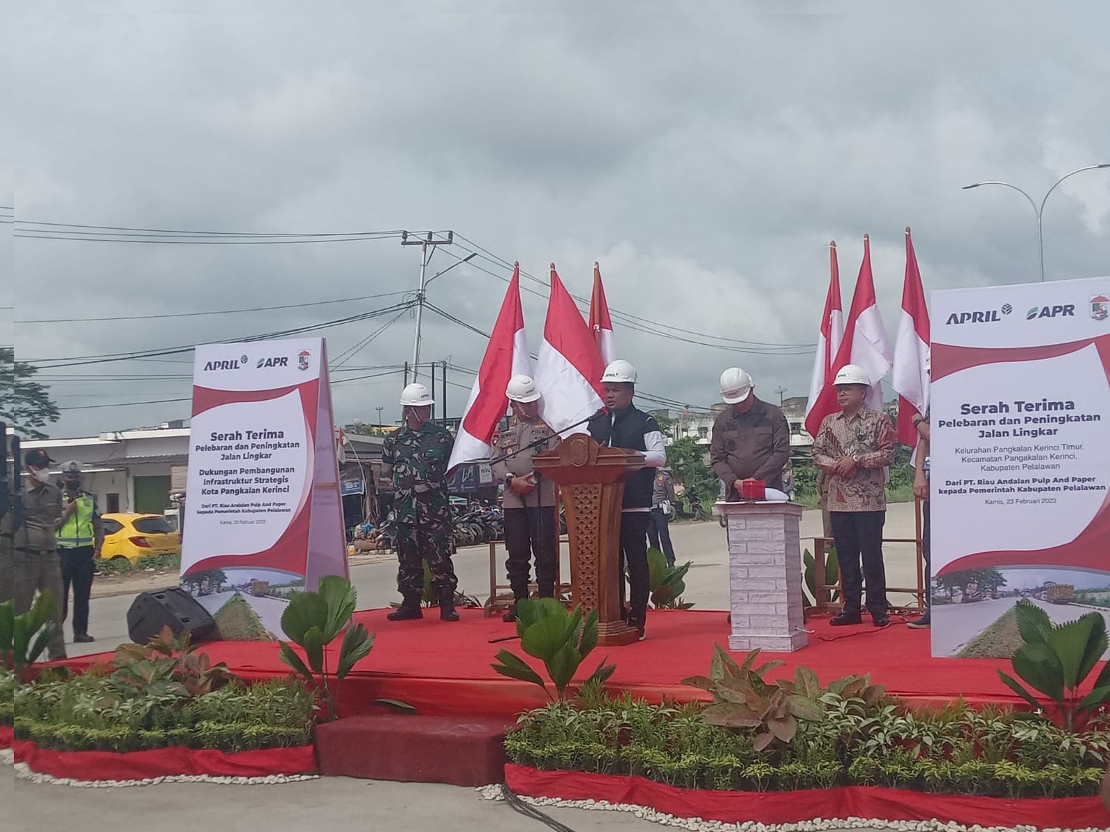 Bupati Pelalawan Resmikan Penggunaan dan Peningkatan Jalan Lingkar Pkl Kerinci.