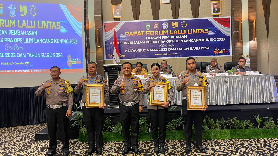 Satlantas Polres Pelalawan terima Penghargaan Satlantas Terbaik satu Se Polda Riau dalam Program Bulan Tertib Helm