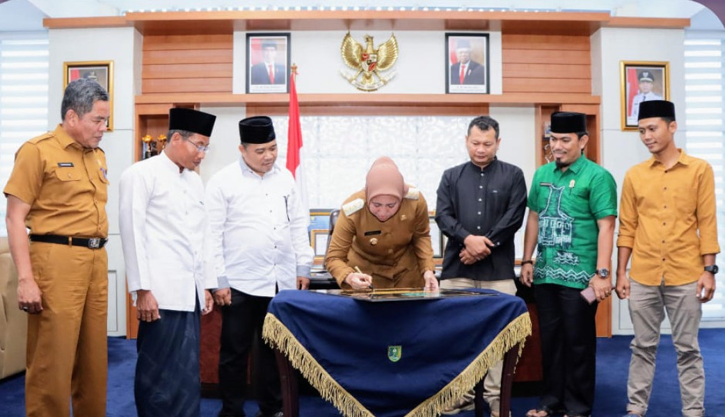 Bupati Rezita Terima Kunjungan Silahturahmi dan Tandatangani Prasasti Kantor PC. Nahdlatul Ulama