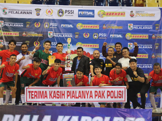 Ketua PD.IWO Pelalawan Sampaikan Ucapan Selamat Sang Juara untuk Tim Futsal Rajawali Fc .